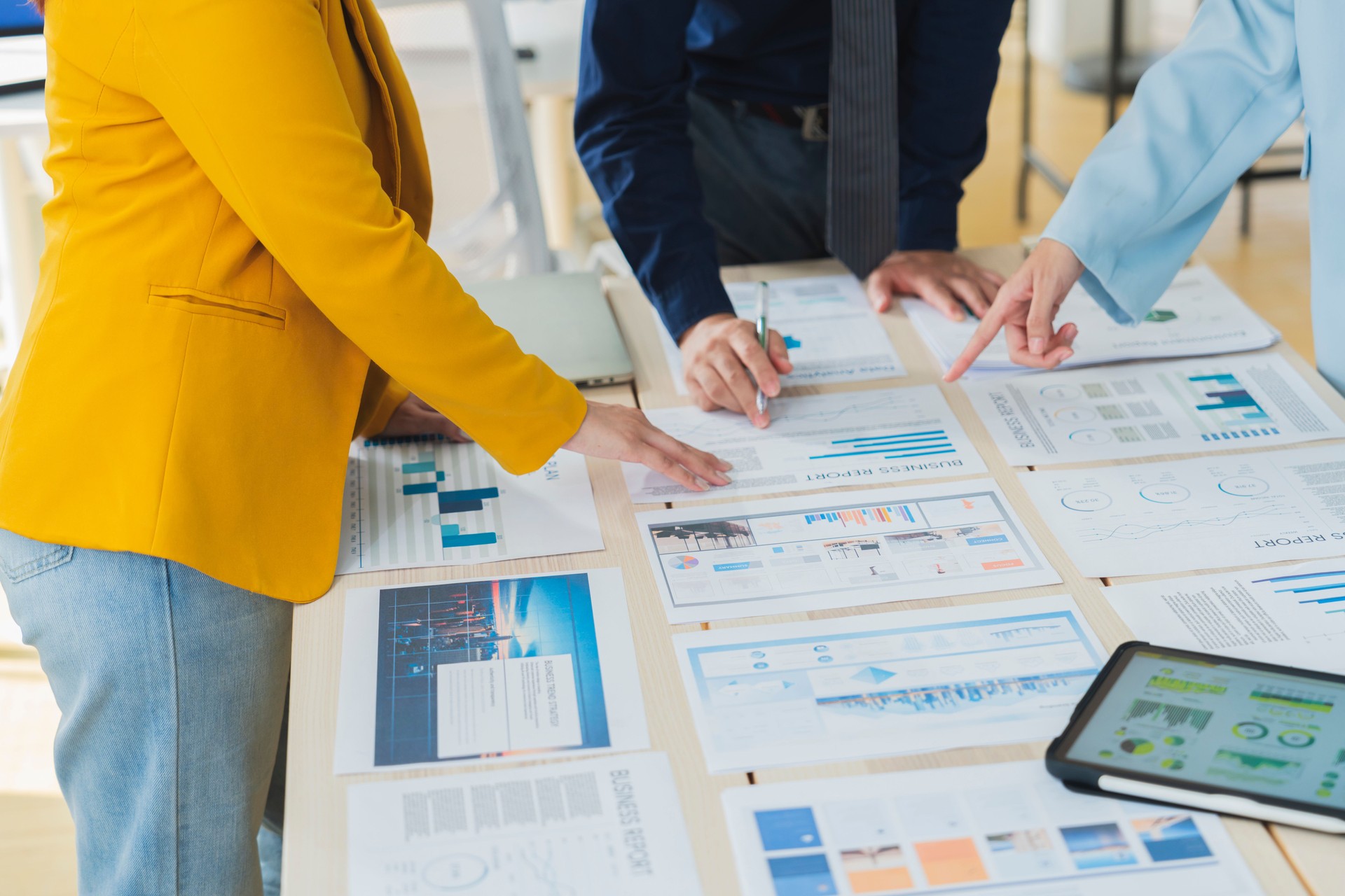 ESG environmental social governance ideas shring business discuss eco-friendly company meeting with business people implementing environmental protection for clean and sustainable future ecology ESG environmental social governance ideas shring business discuss eco-friendly company meeting with business people implementing environmental protection for clean and sustainable future ecology